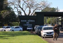 Oito voos são cancelados por buraco na pista da Base Aérea de Canoas