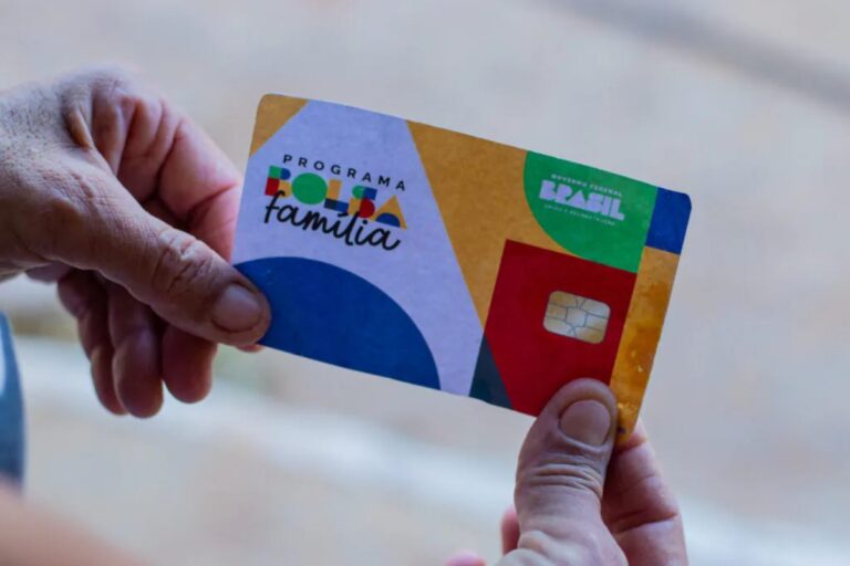 Ainda, a Caixa Econômica Federal anunciou que 658 mil famílias no Rio Grande do Sul receberão o pagamento antecipado do Bolsa Família.