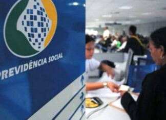 O BPC oferece mensalmente um pagamento mínimo de R$ 1.412 e está acessível para idosos com mais de 65 anos e pessoas com deficiência.