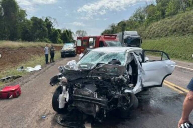BR-386: Motorista morre em grave acidente entre dois carros
