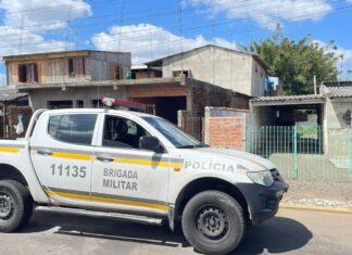 Criminosos invadem casa e matam homem a tiros em Canoas