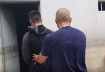 Homem é preso se masturbando em meio a mulheres em parada de ônibus em Canoas