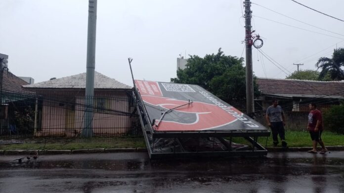 Pós-temporal em Canoas