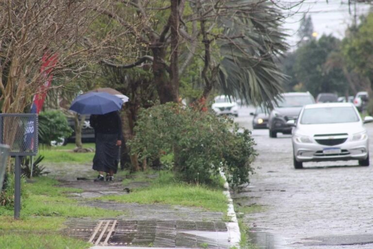 Prefeitura alerta para chuva forte com granizo durante passagem de ciclone em Canoas