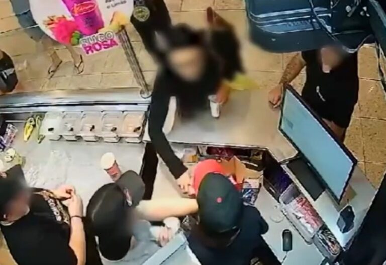 Cliente que jogou suco em atendente de lanchonete vai responder criminalmente