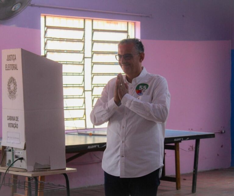 Eleições Canoas: "É a eleição mais importante", diz Jairo Jorge após votar