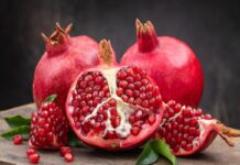 A romã, fruta para emagrecer que oferece benefícios para a saúde bucal e previne doenças crônicas. Conheça mais sobre seus símbolismos!