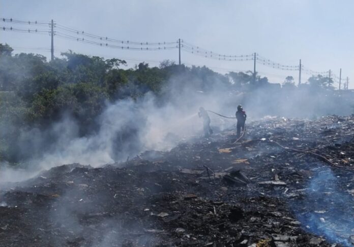 Fumaça de incêndio assusta moradores em Canoas; Veja o que se sabe