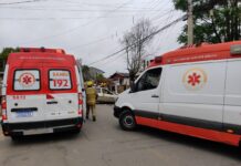 Saiba estado de saúde de motorista que ficou preso nas ferragens após carro bater contra árvore em Canoas
