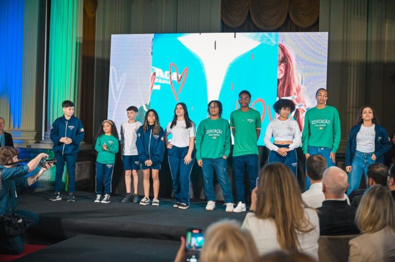 Uniformes para escolas estaduais