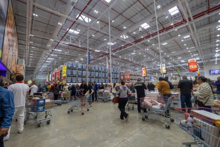 Atacado em Canoas vende produtos por menos de R$ 1 na Black Friday