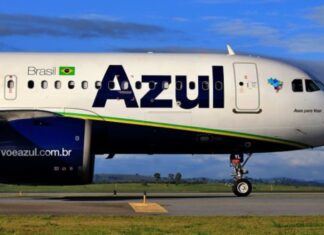 avião da azul pouso de emergência