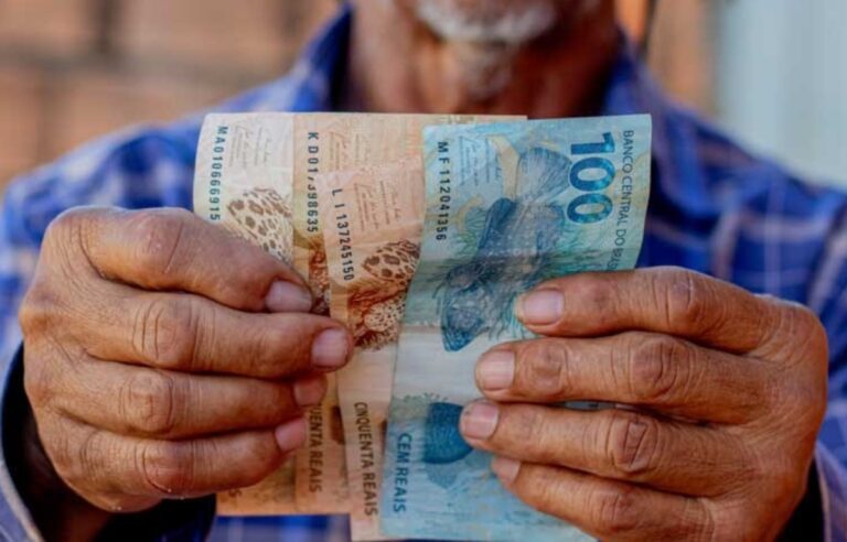 Governo Federal vai pagar benefício para festas de fim de ano