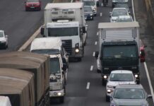 BR-116: rodovia tem trânsito congestionado em Canoas; Veja motivo