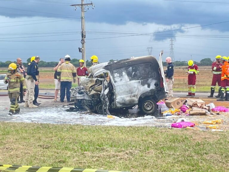 BR-386: vítimas de grave acidente em Canoas morreram presas nas ferragens