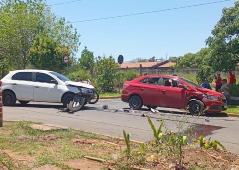 Cruzamento em Canoas tem dois acidentes em menos de quinze minutos
