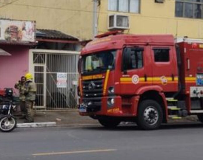 Fogo em açougue mobiliza bombeiros em Canoas