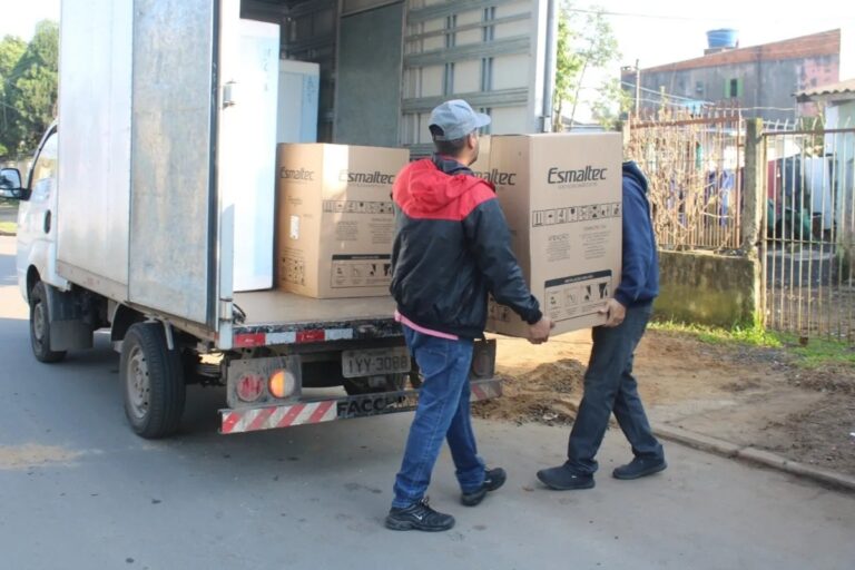 Veja lista de quem vai receber doações de fogões e geladeiras em Canoas