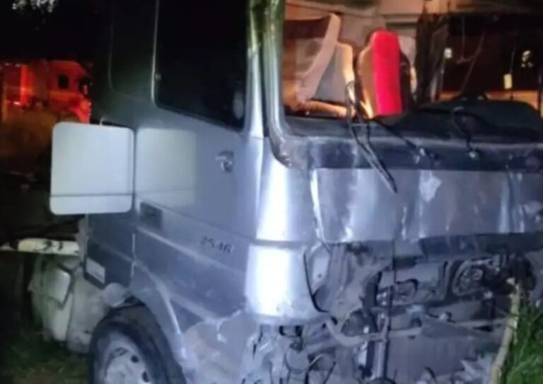 Jovem de Canoas morre após ser atingido por caminhão em avenida