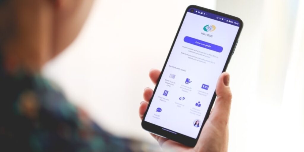 Calculadora do Inss ajuda a contribuinte a conferir situação da aposentadoria 