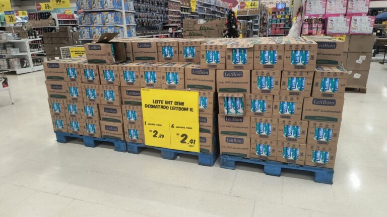 Leite é vendido por menos de R$ 3 em Canoas; Veja onde
