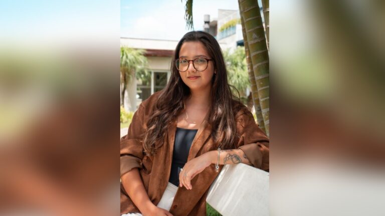 Autora gaúcha participa da Feira do Livro de Canoas com livro sobre violência contra a mulheres