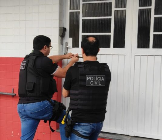 Operação da Polícia Civil em Canoas mira grupo criminoso que fraudava documentos em CRVA do Detran