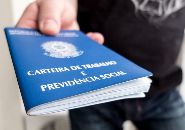 emprego com salários de R$ 10 mil