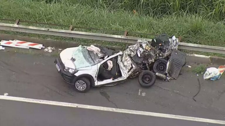 carro destruído acidente bandeirantes