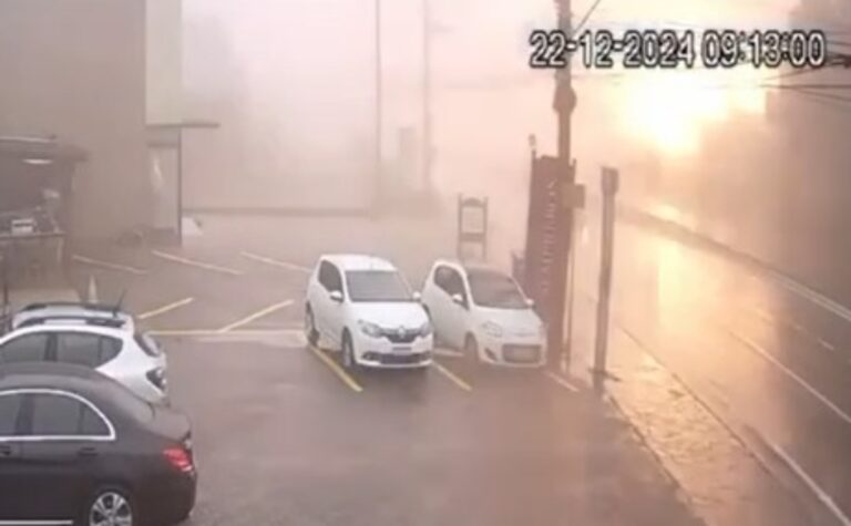 Câmera mostra momento que avião cai em Gramado