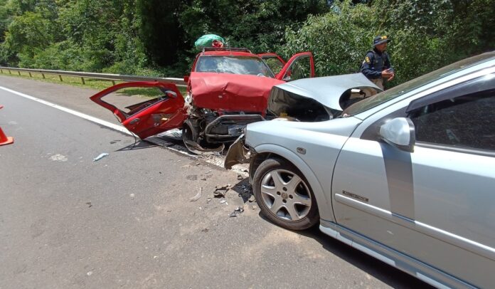 BR-386: Passageira morre em grave acidente entre carros