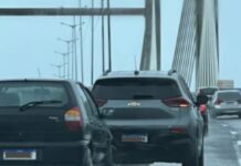 Engavetamento causa grande congestionamento na BR-448 em Canoas