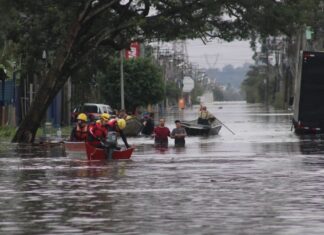 Em canoas