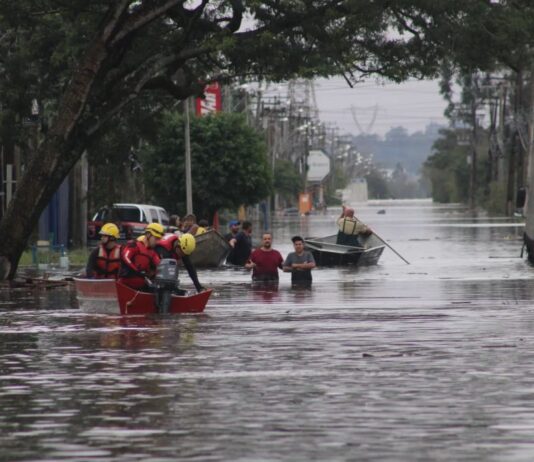 Em canoas