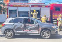 Passageiro de carro fica preso nas ferragens após colisão com caminhão em Canoas