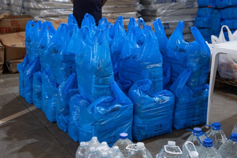 Saiba onde buscar doações de cestas básicas e colchões em Canoas