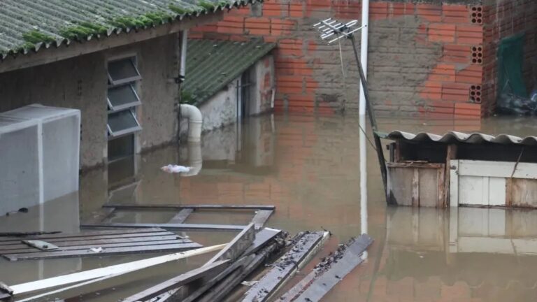 Prazo para atingidos pela enchente escolherem casas é adiado; Entenda