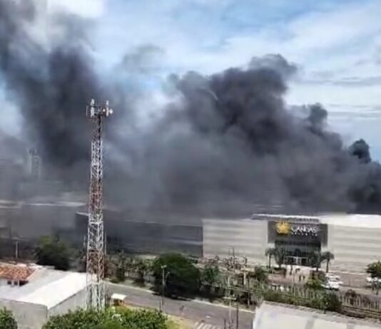 Incêndio atinge Canoas Shopping