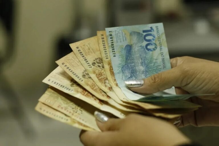 Presidente Lula aprova mudanças nas regras do Salário Mínimo