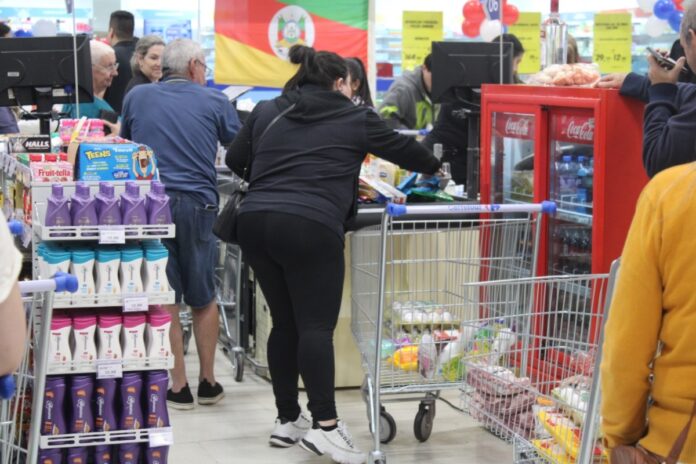 Saiba até que horas supermercados ficam abertos na véspera de Natal em Canoas?