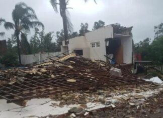 Temporal destelha mais de 40 casas e derruba postes de luz em cidade no RS