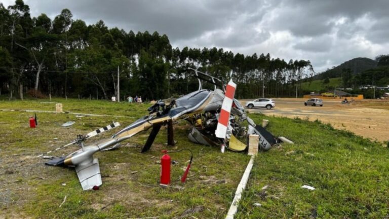 Equipes da Base Aérea de Canoas vão investigar queda de helicóptero; Entenda