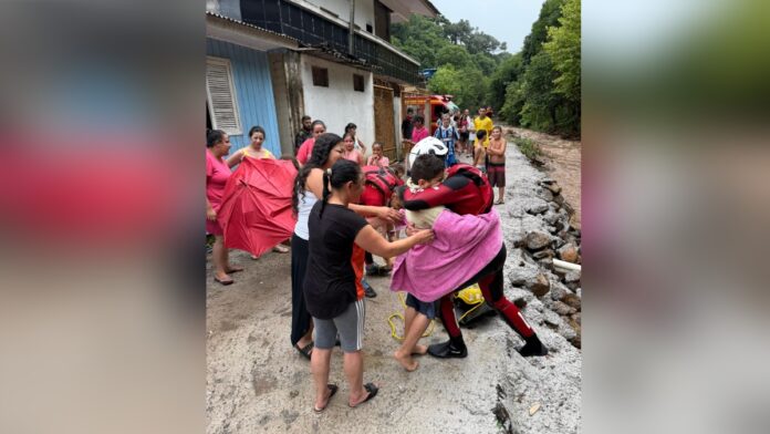 bombeiros criança