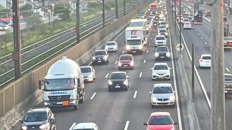 BR-116: Acidentes causam grandes congestionamentos em Canoas