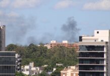 Fumaça preta de incêndio assusta moradores em Canoas; Saiba o que dizem os bombeiros