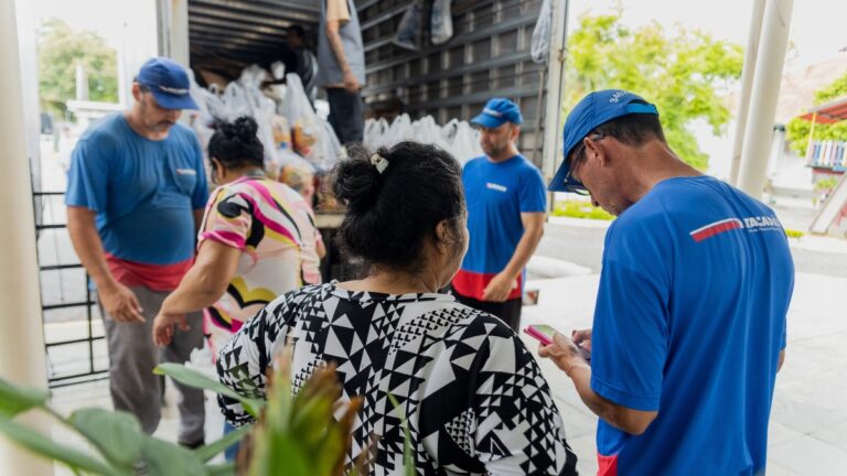 Prefeitura de Canoas realiza entrega de ranchos para servidores