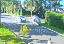 Vídeo mostra carro capotando após acidente em Canoas