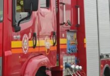 Incêndio em casa mobiliza bombeiros em Canoas