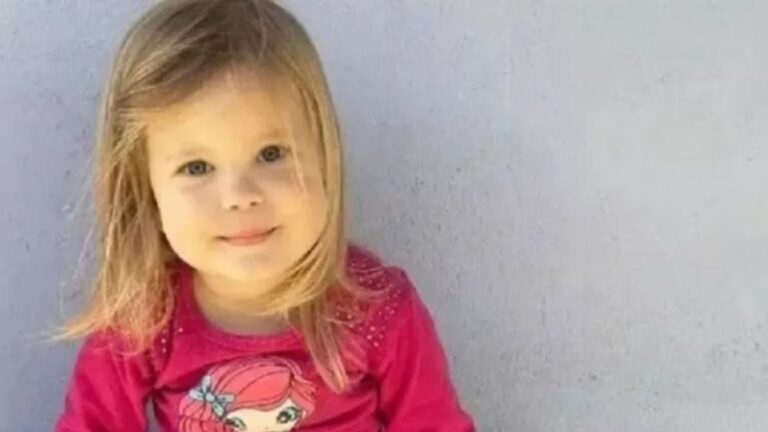 Criança de 4 anos é morta a facadas pela irmã