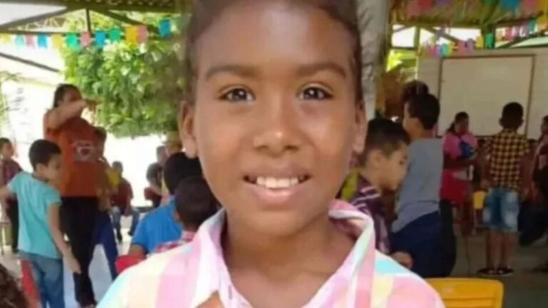 crinaça estuprada pauladas